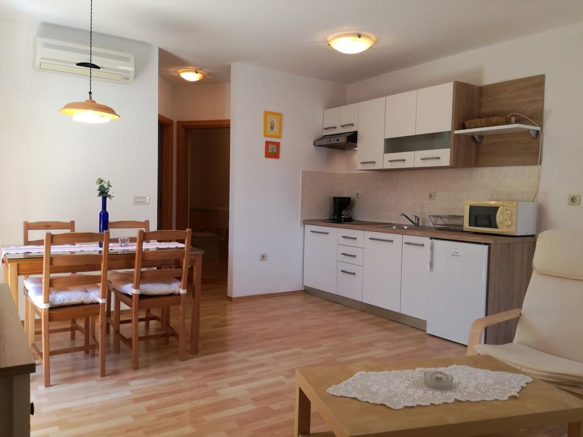Apartment Nirvana Vrsar Buitenkant foto